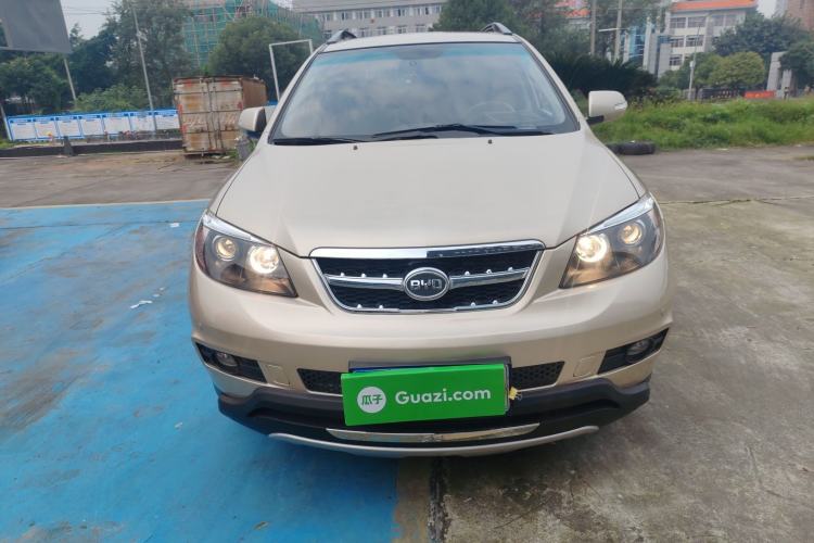 Used BYD S6 2014 2.4L Automatic Prestige 7-Seater Front