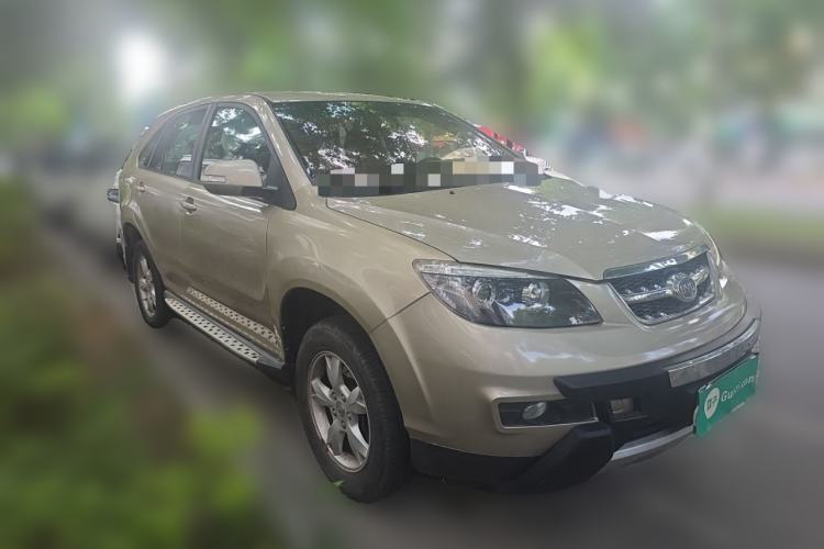 Used BYD S6 2014 2.0L Manual Luxury 5-Seater Front Right 45 Deg
