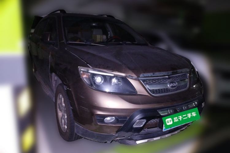Used BYD S6 2014 1.5TI Manual Luxury 5-Seater Front Right 45 Deg