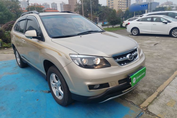 Used BYD S6 2014 2.4L Automatic Prestige 7-Seater Front Right 45 Deg