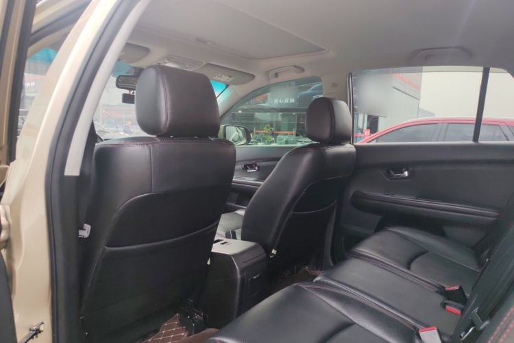 Used BYD S6 2014 2.4L Automatic Prestige 7-Seater Headliner