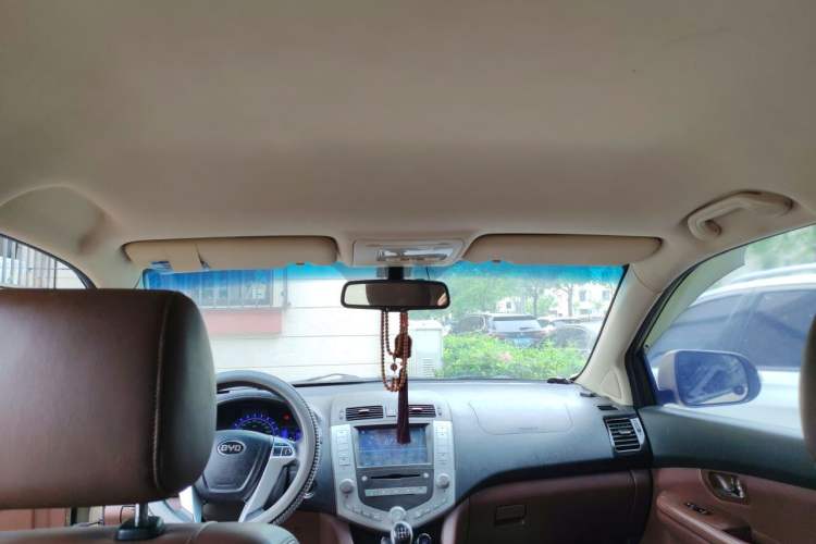 Used BYD S6 2014 2.0L Manual Luxury 5-Seater Headliner