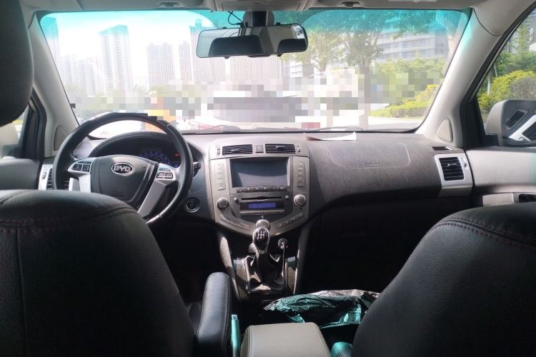 Used BYD S6 2014 2.0L Manual Luxury 5-Seater Headliner