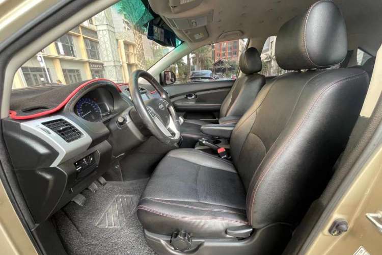Used BYD S6 2014 2.0L Manual Luxury 5-Seater Interior 2