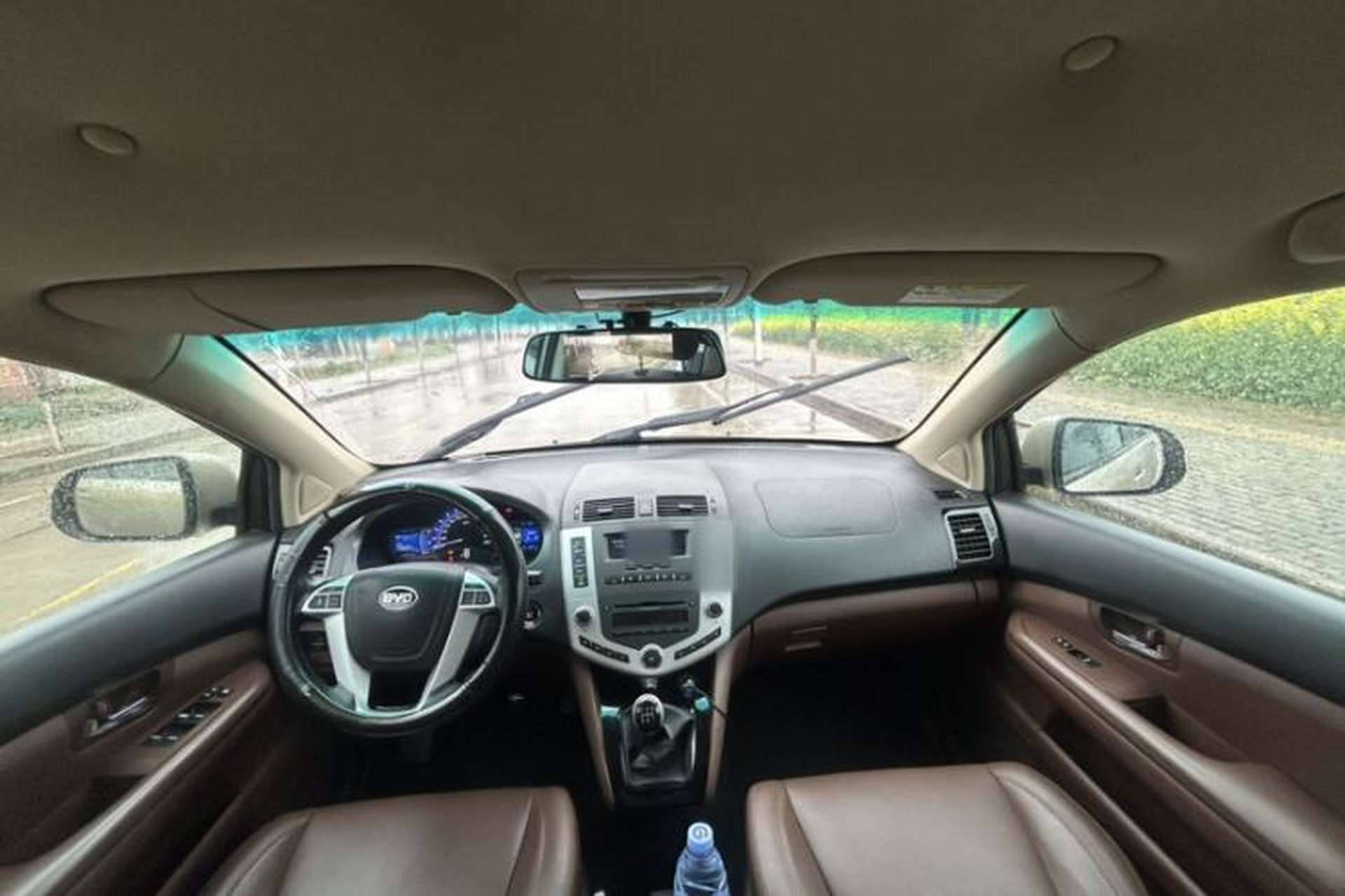 Used BYD S6 2014 2.0L Manual Luxury 5-Seater Interior 3