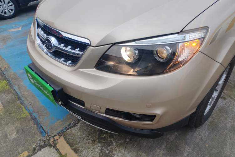 Used BYD S6 2014 2.4L Automatic Prestige 7-Seater Left Front Headlight