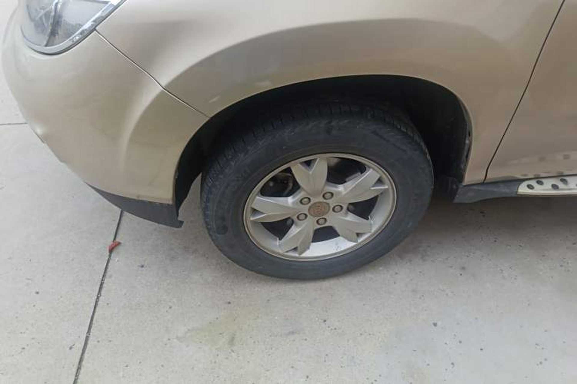 Used BYD S6 2014 2.0L Manual Luxury 5-Seater Left Front Wheel Hub