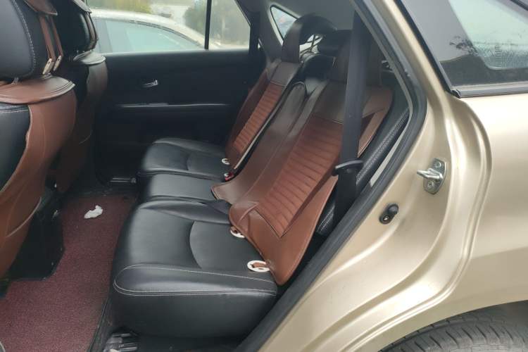 Used BYD S6 2014 2.0L Manual Luxury 5-Seater Left Rear Seat
