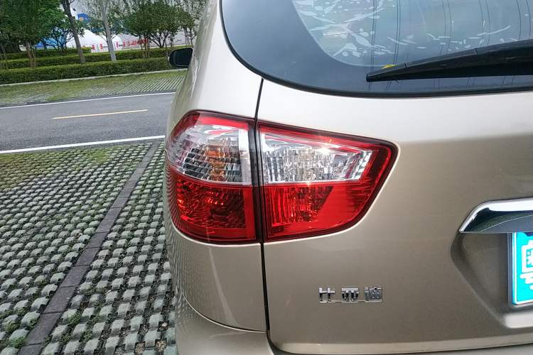 Used BYD S6 2014 1.5TI Manual Luxury 5-Seater Left Rear Taillight