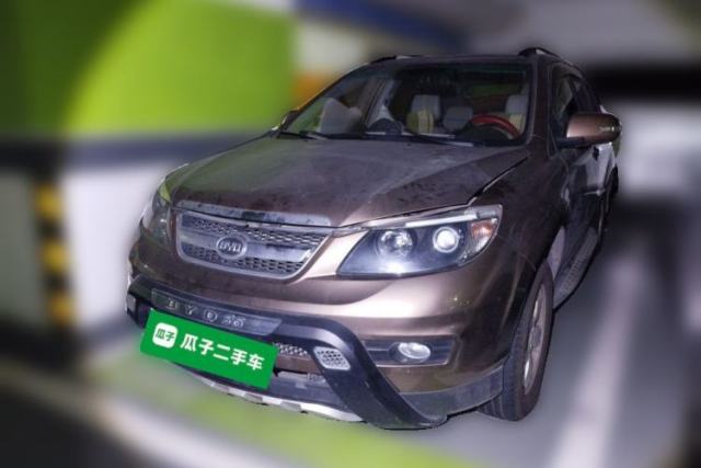 BYD S6 2014 1.5TI Manual Luxury 5-Seater usado