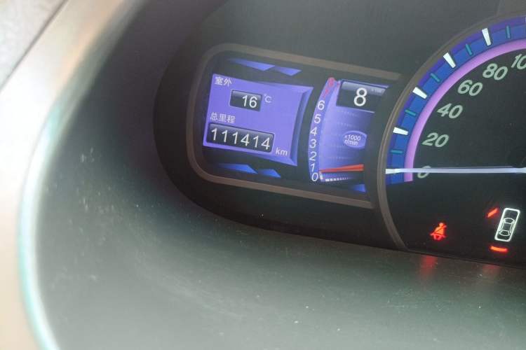 Used BYD S6 2014 2.0L Manual Luxury 7-Seater Odometer Close Up
