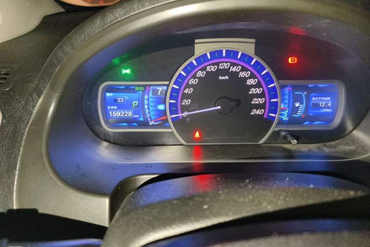 Used BYD S6 2014 2.4L Automatic Prestige 5-Seater Odometer Close Up