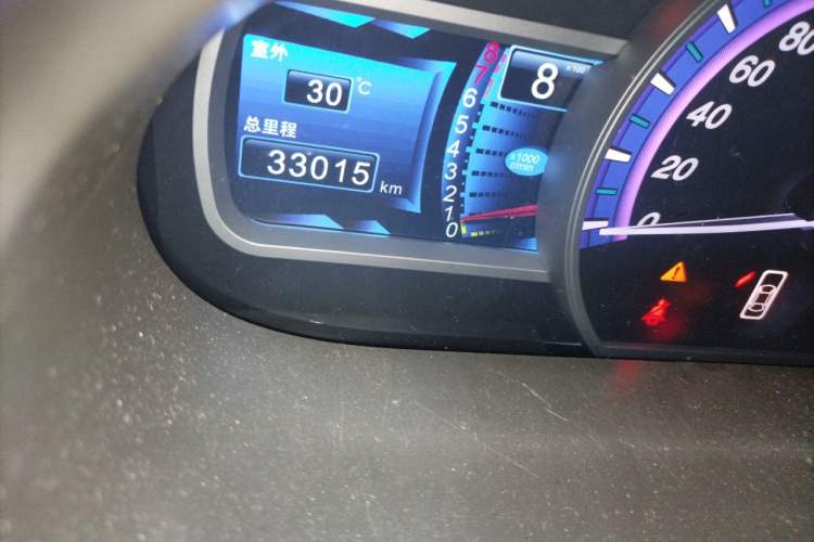 Used BYD S6 2014 1.5TI Manual Luxury 5-Seater Odometer Close Up