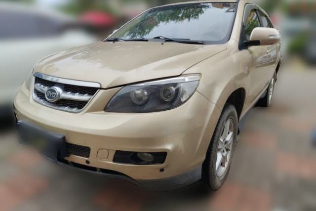 Used BYD S6 2014 2.0L Manual Luxury 5-Seater