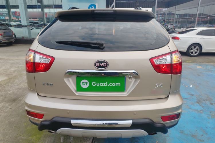 Used BYD S6 2014 2.4L Automatic Prestige 7-Seater Rear