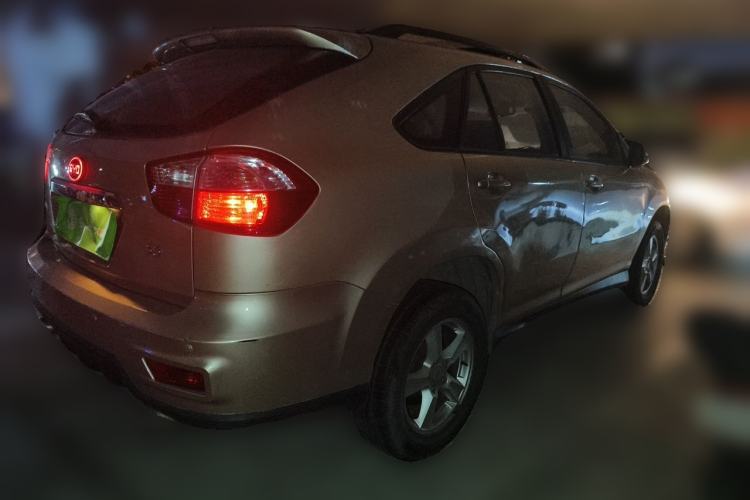 Used BYD S6 2014 2.4L Automatic Prestige 5-Seater Rear Right 45 Deg