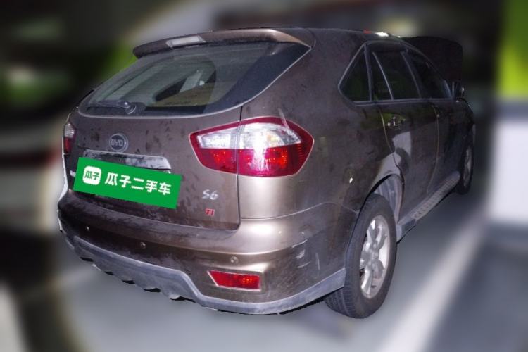 Used BYD S6 2014 1.5TI Manual Luxury 5-Seater Rear Right 45 Deg
