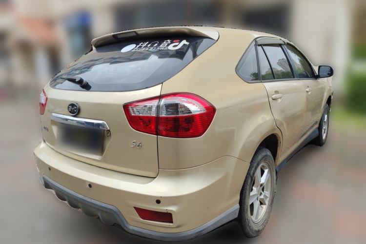 Used BYD S6 2014 2.0L Manual Luxury 5-Seater Rear Right 45 Deg