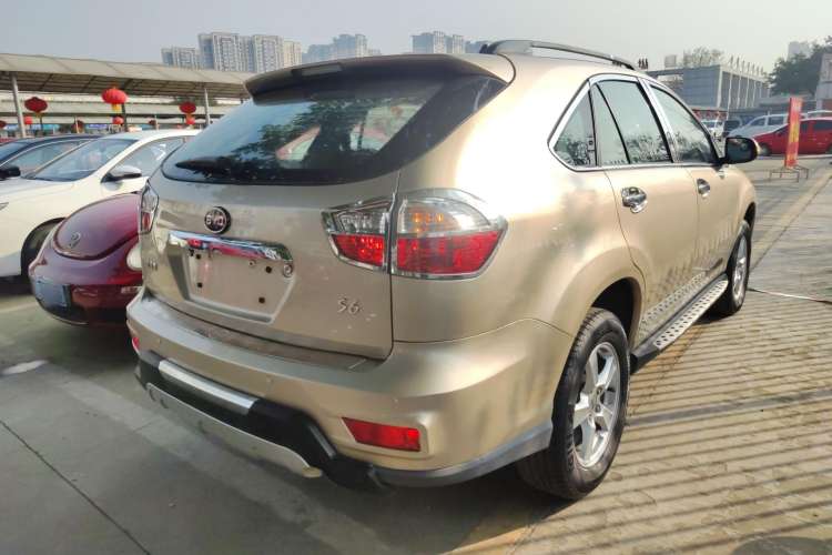 Used BYD S6 2014 2.0L Manual Luxury 5-Seater Rear Right 45 Deg