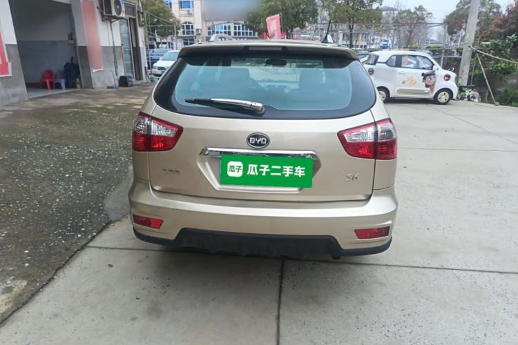 Used BYD S6 2014 2.0L Manual Luxury 5-Seater Rear