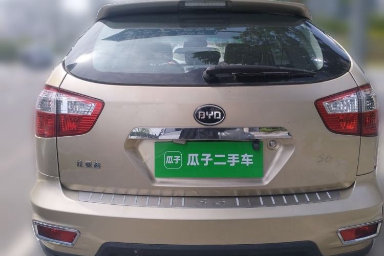 Used BYD S6 2014 2.0L Manual Luxury 5-Seater Rear