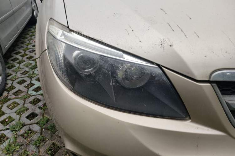 Used BYD S6 2014 2.0L Manual Luxury 5-Seater Right Front Headlight
