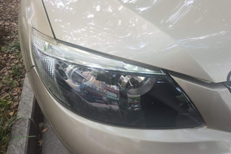 Used BYD S6 2014 2.0L Manual Luxury 5-Seater Right Front Headlight