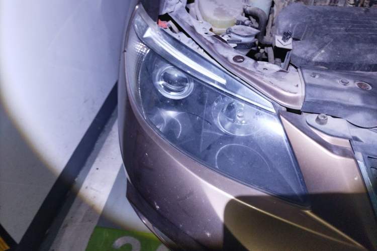 Used BYD S6 2014 1.5TI Manual Luxury 5-Seater Right Front Headlight