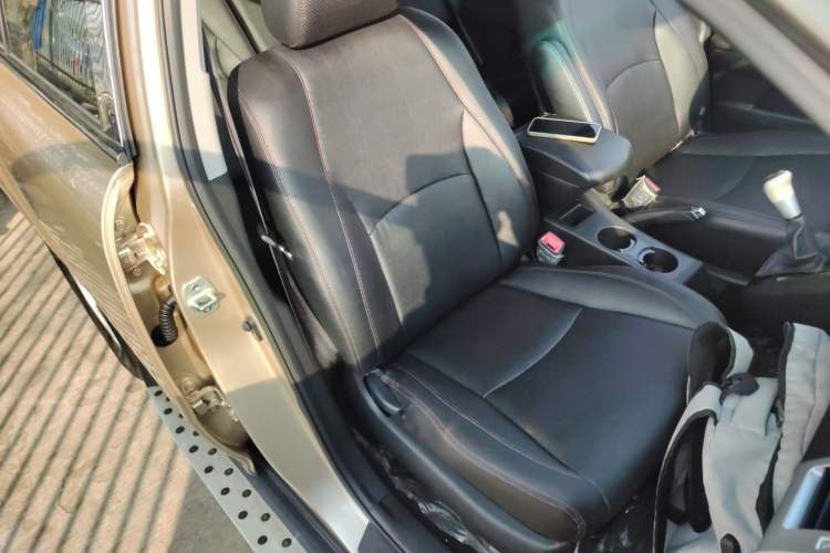 Used BYD S6 2014 2.0L Manual Luxury 5-Seater Right Front Seat