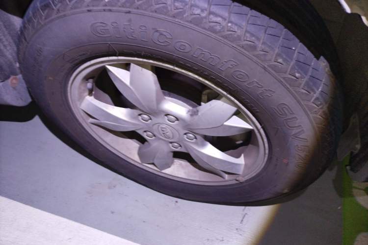 Used BYD S6 2014 1.5TI Manual Luxury 5-Seater Right Front Wheel Hub