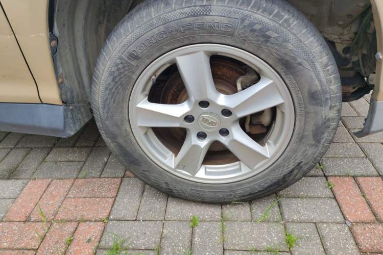 Used BYD S6 2014 2.0L Manual Luxury 5-Seater Right Front Wheel Hub