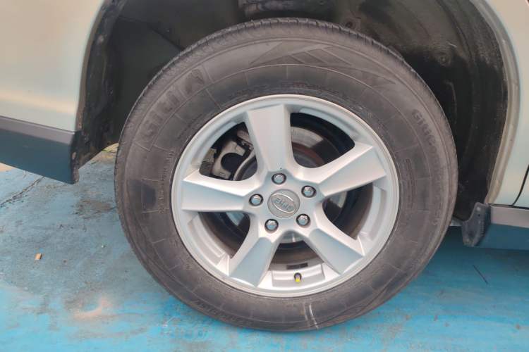 Used BYD S6 2014 2.4L Automatic Prestige 7-Seater Right Rear Wheel Hub