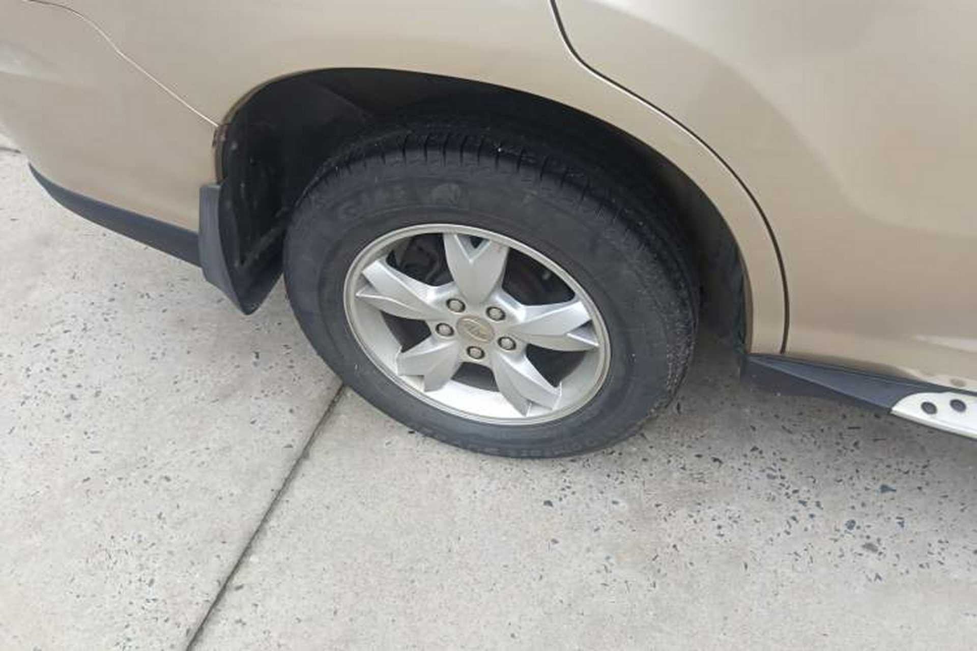Used BYD S6 2014 2.0L Manual Luxury 5-Seater Right Rear Wheel Hub