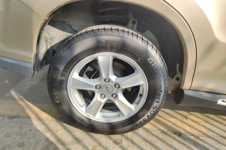 Used BYD S6 2014 2.0L Manual Luxury 5-Seater Right Rear Wheel Hub