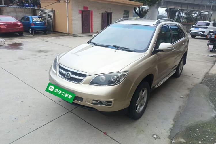 Used BYD S6 2014 2.0L Manual Luxury 5-Seater Guazi used car, China used car export, Used car for sale, Used BYD cars, Cheapest cars for sale
