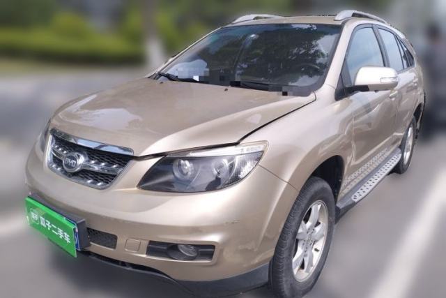 Used BYD S6 2014 2.0L Manual Luxury 5-Seater