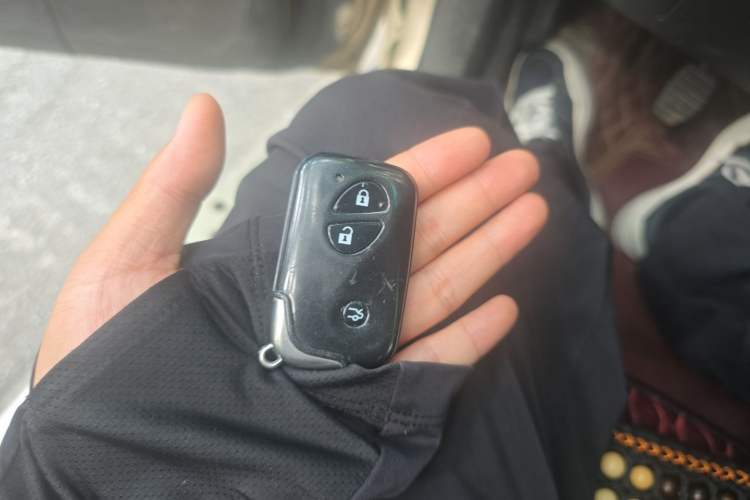 Used BYD S6 2014 2.0L Manual Luxury 5-Seater Vehicle Key