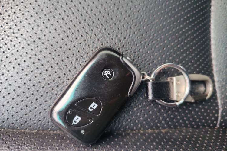 Used BYD S6 2014 2.4L Automatic Prestige 7-Seater Vehicle Key