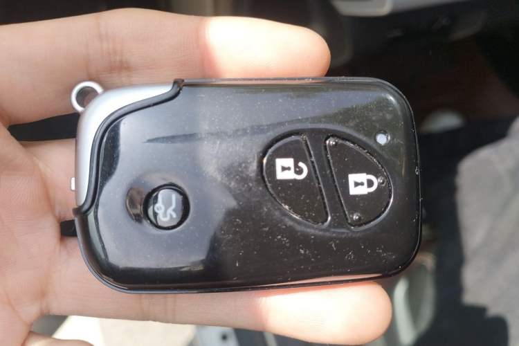 Used BYD S6 2014 2.0L Manual Luxury 5-Seater Vehicle Key