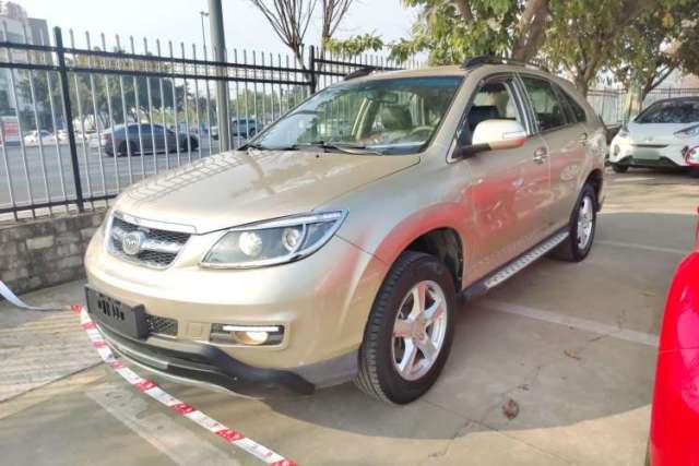 Used BYD S6 2014 2.0L Manual Luxury 5-Seater