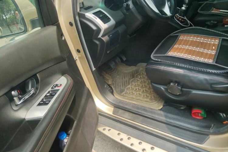 Used BYD S6 2014 1.5TI Manual Luxury 5-Seater Driver Seat
