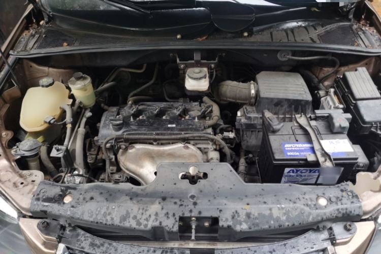 Used BYD S6 2014 2.4L Automatic Prestige 5-Seater Engine Bay