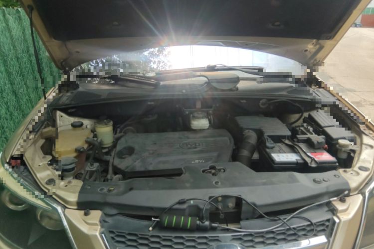 Used BYD S6 2014 1.5TI Manual Luxury 5-Seater Engine Bay