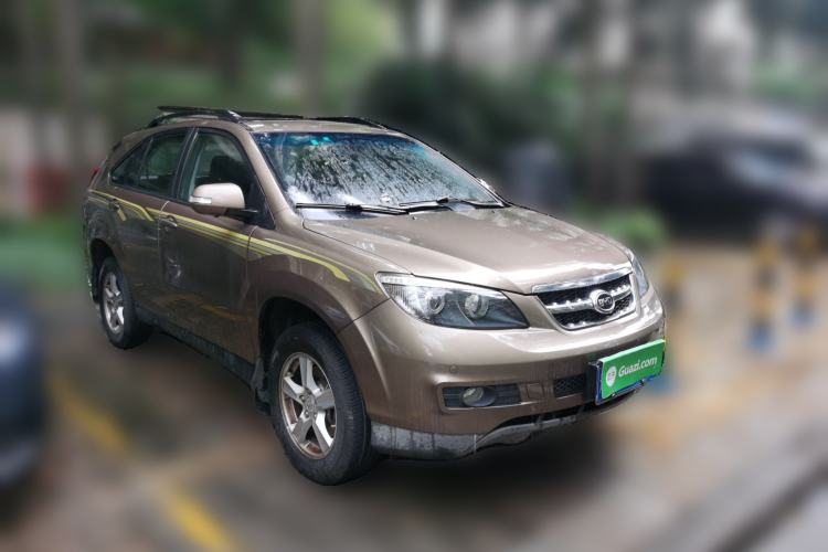 Used BYD S6 2014 2.4L Automatic Prestige 5-Seater Front Right 45 Deg