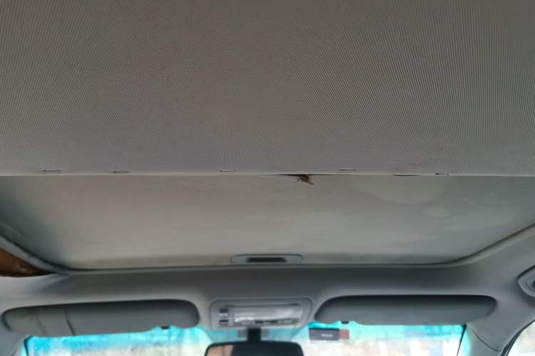 Used BYD S6 2014 2.4L Automatic Prestige 5-Seater Headliner
