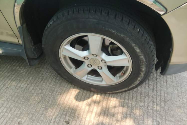 Used BYD S6 2014 1.5TI Manual Luxury 5-Seater Right Front Wheel Hub