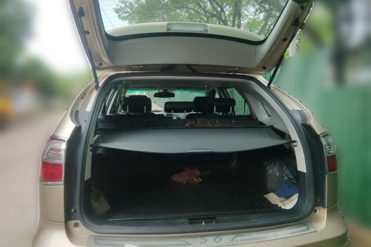 Used BYD S6 2014 1.5TI Manual Luxury 5-Seater Trunk