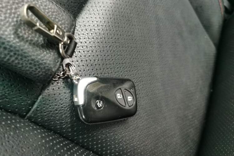 Used BYD S6 2014 2.4L Automatic Prestige 5-Seater Vehicle Key