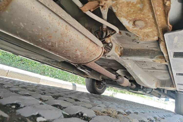 Used BYD S6 2014 2.0L Manual Luxury 5-Seater Chassis Rear Right