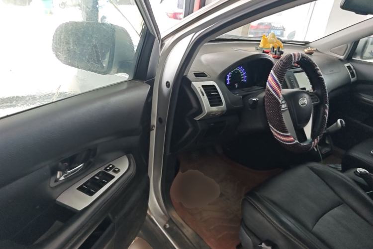 Used BYD S6 2014 2.0L Manual Elite Version 5 Seats Driver Seat